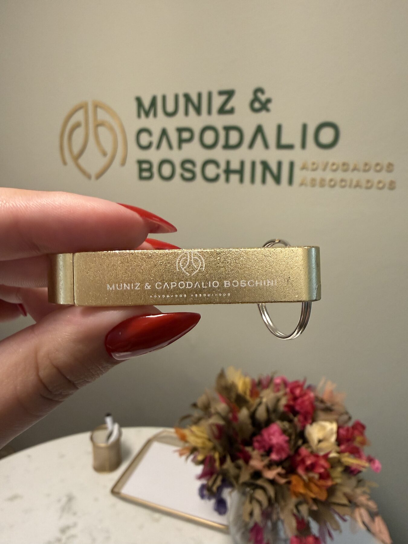 Detalhe com a marca Muniz & Capodalio Boschini